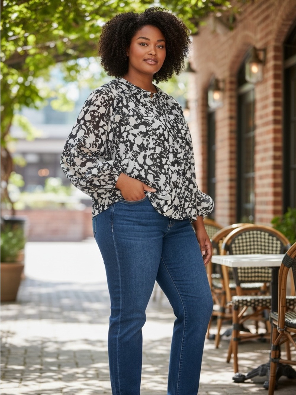 H&M Women's Black and White Floral Peasant boho Blouse size xl
